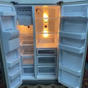 Samsung Grey American Double Door Fridge Freezer with Water and Ice Dispenser - Image 4