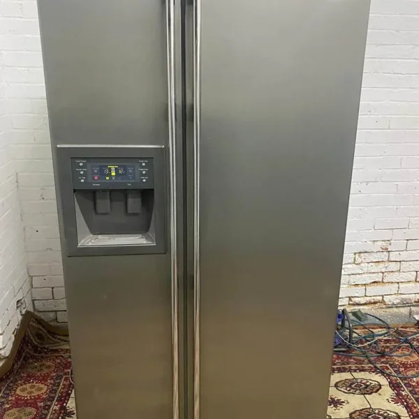Samsung Grey American Double Door Fridge Freezer with Water and Ice Dispenser