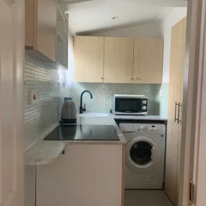 Outhouse - one bedroom flat - Image 2
