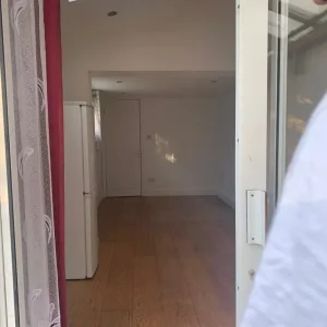 Outhouse - one bedroom flat - Image 3