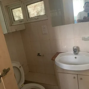 Outhouse - one bedroom flat - Image 5