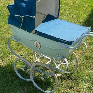 Vintage Coach Built Doll Pram-Original Cover & Hood - Image 3