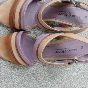 Ladies sandals - Image 2