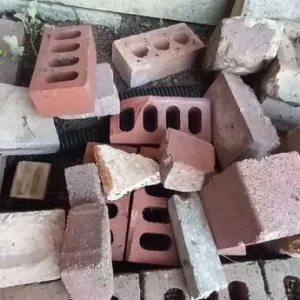 20 free bricks, all different, ready to collect at the front - Image 2