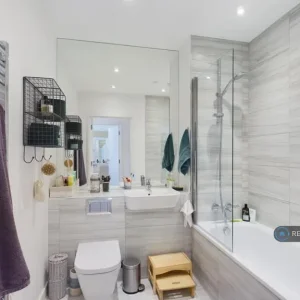 2 bedroom flat in Levett House - Image 8