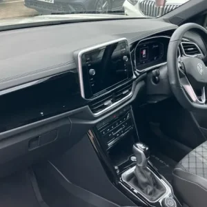 2023 Volkswagen T-Roc 2.0 TDI 150 4MOTION R-Line 5dr DSG - Image 2