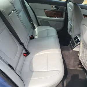 Jaguar XF 2008 4-door saloon - Image 4