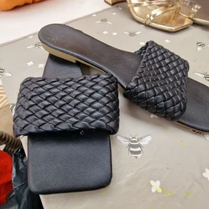 Lady size 6 summer shoes - Image 2