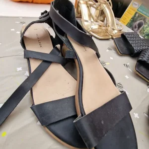 Lady size 6 summer shoes - Image 3