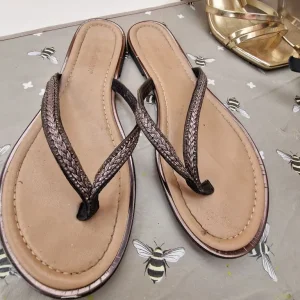 Lady size 6 summer shoes - Image 4