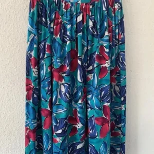 LADIES JAEGER 2 PIECE SKIRT AND BLOUSE SET – 30” WAIST 12 – 36” CHEST – RED AND BLUE VGC - Image 4
