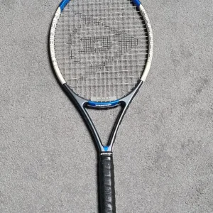 Dunlop I-Zone Junior Tennis Racket - Image 2