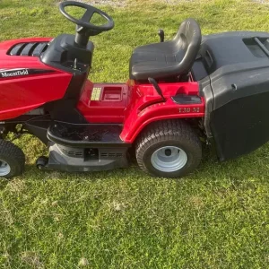 Mountfield ride on lawnmower - Image 2