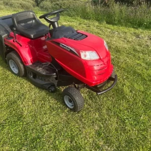 Mountfield ride on lawnmower - Image 4