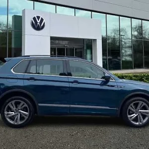 2023 Volkswagen Tiguan 1.5 TSI 150 R-Line Edition Estate - Image 4
