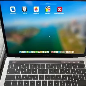 Apple MacBook Pro 16GB with Office and Logic Pro - Image 7