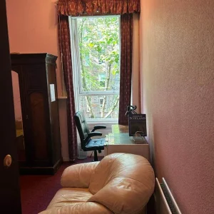 Room near the West End - Image 5