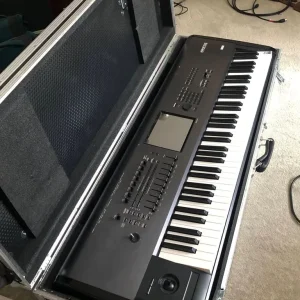 Korg Kronos 73 Music Workstation (first gen 2011) with flight case - Image 2