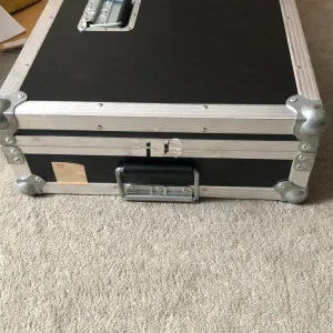 Korg Kronos 73 Music Workstation (first gen 2011) with flight case - Image 7