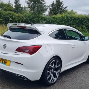 2013 Vauxhall Astra VXR GTC - Image 8