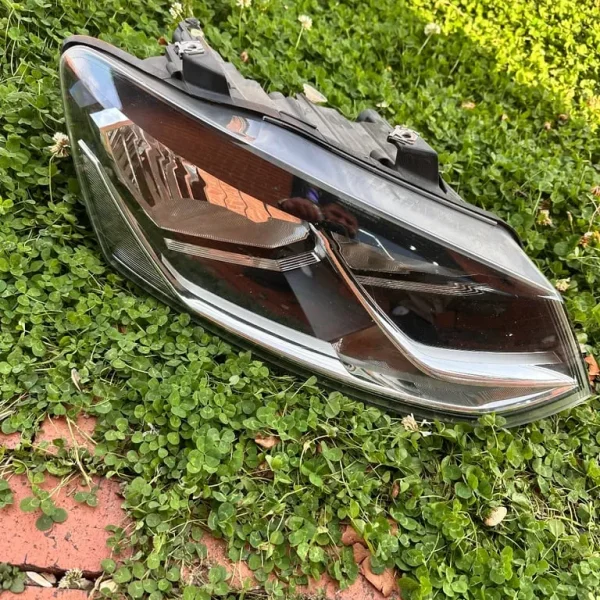 Vw polo right headlight