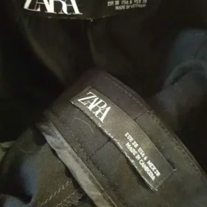 Zara petite suit. Size 38 - Image 2
