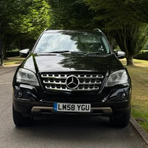 Mercedes M-Class Estate 2008, 3.0L Diesel, 5 Doors - Image 2
