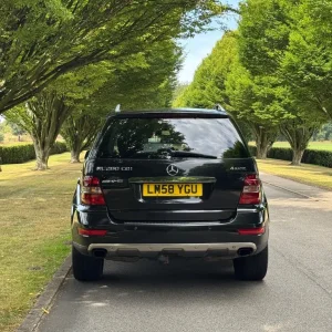 Mercedes M-Class Estate 2008, 3.0L Diesel, 5 Doors - Image 6