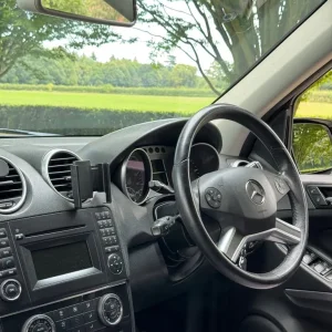 Mercedes M-Class Estate 2008, 3.0L Diesel, 5 Doors - Image 7