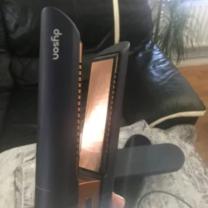 Dyson hair straightener - Image 4