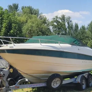 2000 Bayliner Capri 2352 LX with Trailer - Image 5