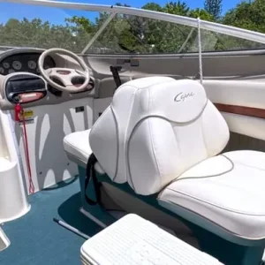 2000 Bayliner Capri 2352 LX with Trailer - Image 8