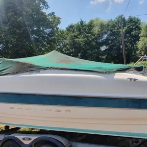 2000 Bayliner Capri 2352 LX with Trailer