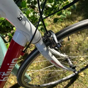 B Twin Sport road bike - Image 4