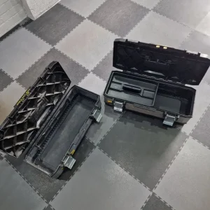 2 x Stanley 26 inch Metal/Plastic Toolboxes - Image 2