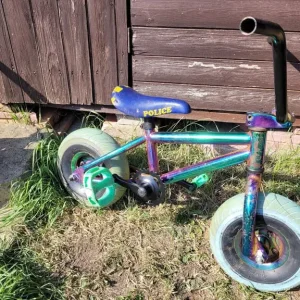 2 x mini rockers (one needs a chain and seat) - Image 2