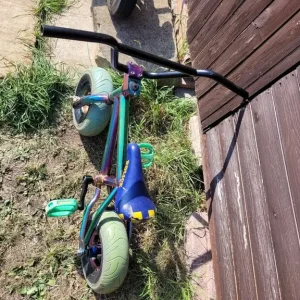 2 x mini rockers (one needs a chain and seat) - Image 6