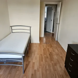 Double Room in 2-Bed Flat