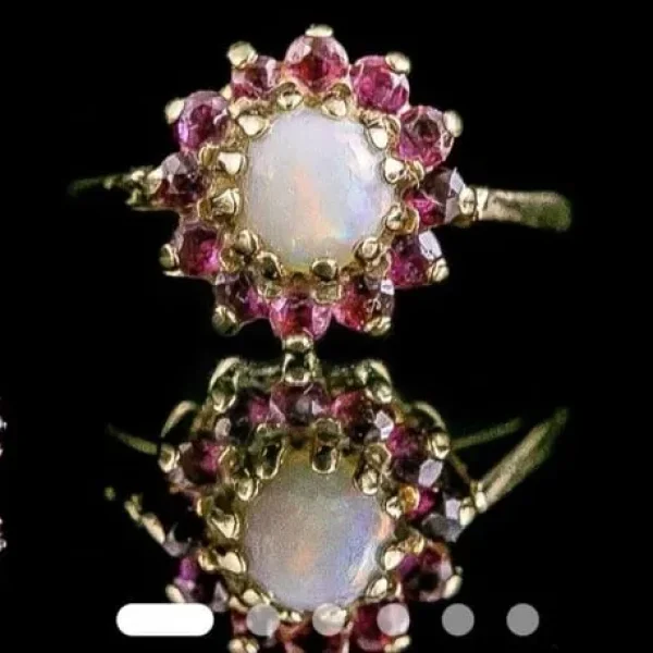9ct yellow gold opal granet ring