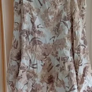 Size 18 M&S multi-coloured skirt - Image 2