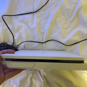Ps4 slim 500 GB and a controller - Image 6