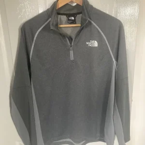 North face Quarter zip Size M - Image 2