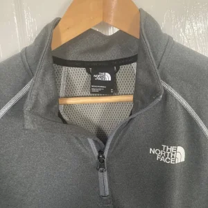 North face Quarter zip Size M - Image 4