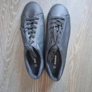 Size 8 Black Graceland Trainers