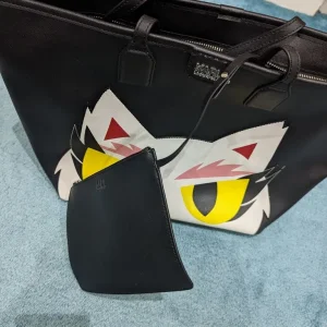 Karl Lagerfeld tote with feline design - Image 3
