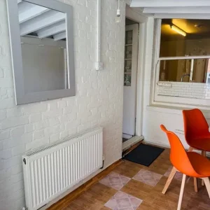 4 Bed Flat on High Street - Image 3