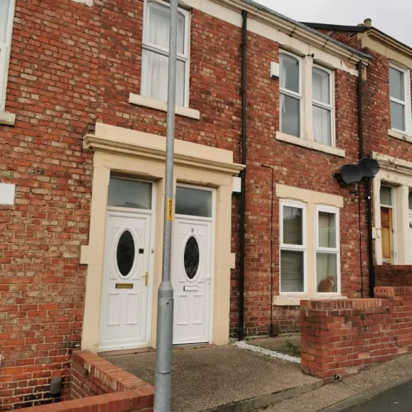 3 Bedroom Upper Flat on Overhill Terrace