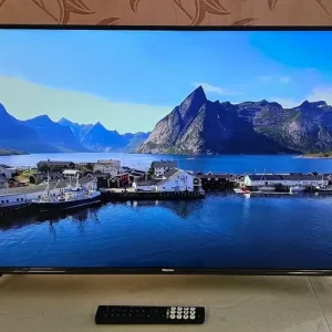 Hisense 40 inch smart full HD led TV unused with remote - Image 2