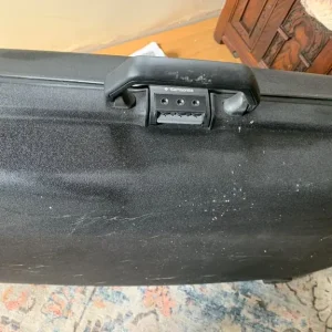 Samsonite very large hard shell suitcase lockable, pull handle & wheels - Image 5