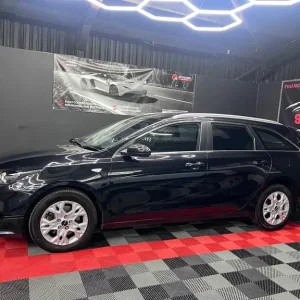 2023 Kia Ceed 1.5T GDi ISG 2-door Estate Petrol Manual - Image 2